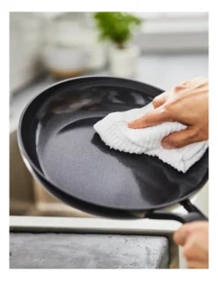 Greenpan SmartShape 20/28cm 2pc Frypan Set Black 14 Greenpan SmartShape 20/28cm 2pc Frypan Set Black -Greenpan Shop 779233510 6 720x928