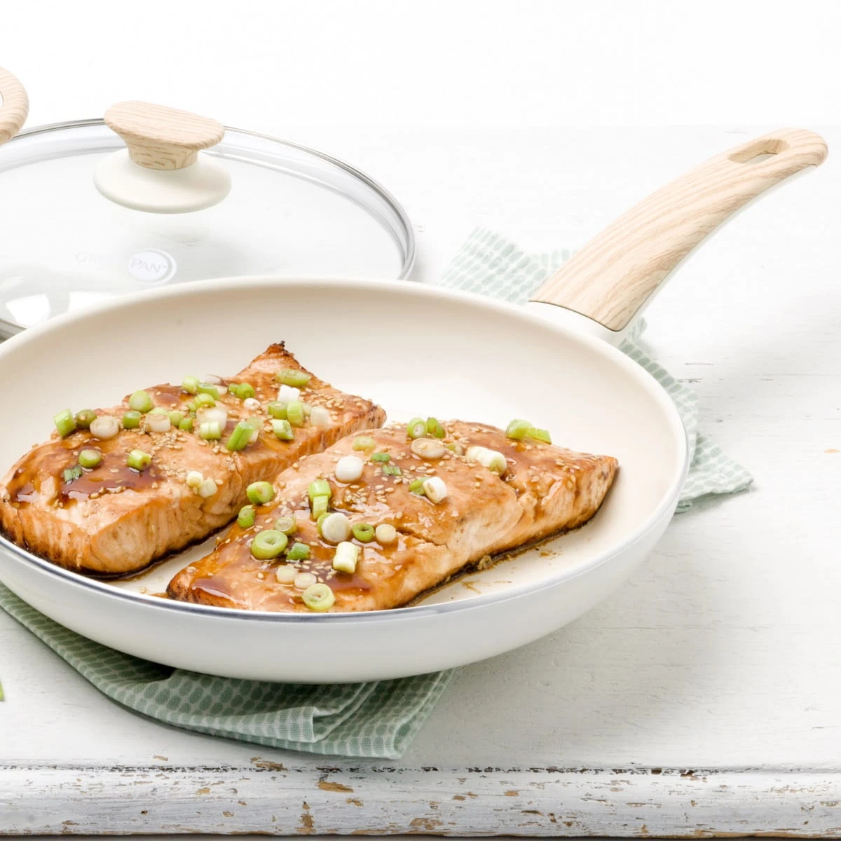 Wood-Be<br> Frying Pan, Cream White - 28cm 6 Wood-Be<br> Frying Pan, Cream White - 28cm - Image 4