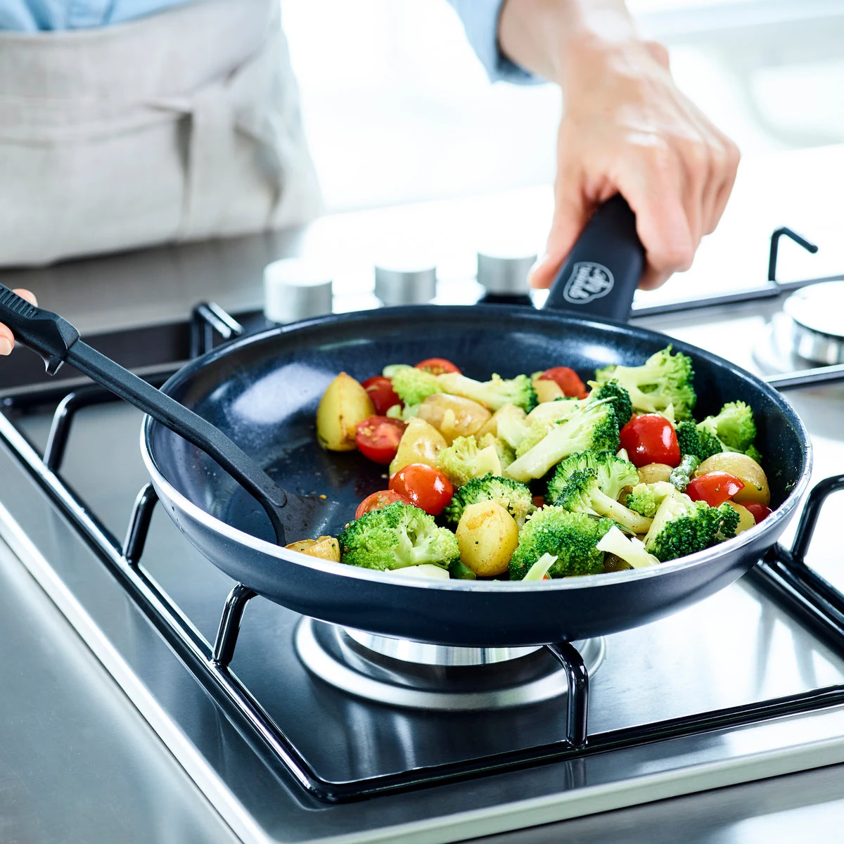 GreenLife Soft Grip <br> 16pc Cookware Sets, Black 5 GreenLife Soft Grip <br> 16pc Cookware Sets, Black - Image 3