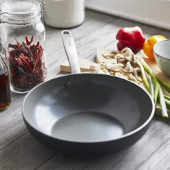 Chatham<br> WOK, DARK GREY - 28CM -Greenpan Shop CC002290 001 Chatham CHATHAM WOK DARK GREY 28CM 3 18e00795 97c4 4022 b1ac 89fc366c16a6