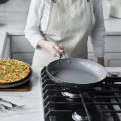 Valencia Pro<br> Frying Pan, Grey - 24cm -Greenpan Shop CC003758 001 Valencia Pro VALENCIA PRO FRYING PAN GREY 24CM 3 97b461cb eaca 4c26 a657 8725fc7f387c