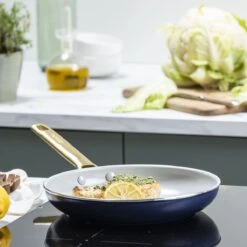 Padova<br> FRYING PAN, DARK BLUE - 24CM -Greenpan Shop CC004982 013 Padova PADOVA FRYING PAN DARK BLUE 24CM 3 23d66a66 e9ad 4c70 b862 3e22b125f9a5