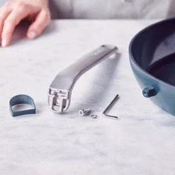 Evolution<br> Wok, Pine Green - 28cm -Greenpan Shop CC006392 001 Evolution Wok Pine Green 20cm 5