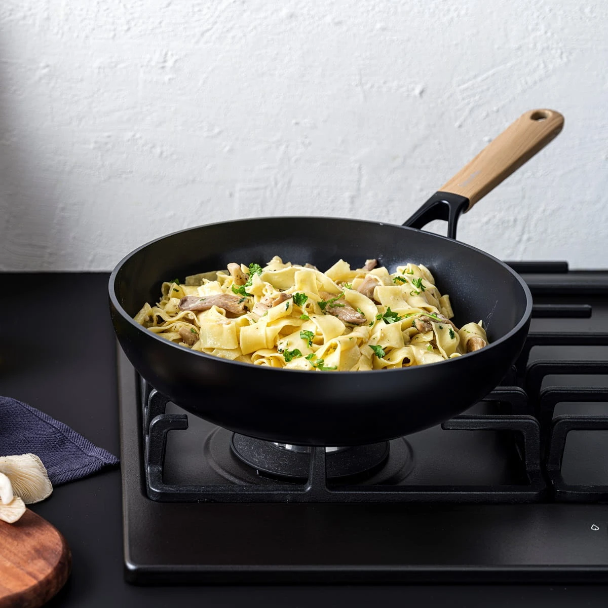 Eco Smartshape<br> Wok, Light Wood - 28cm 5 Eco Smartshape<br> Wok, Light Wood - 28cm - Image 3