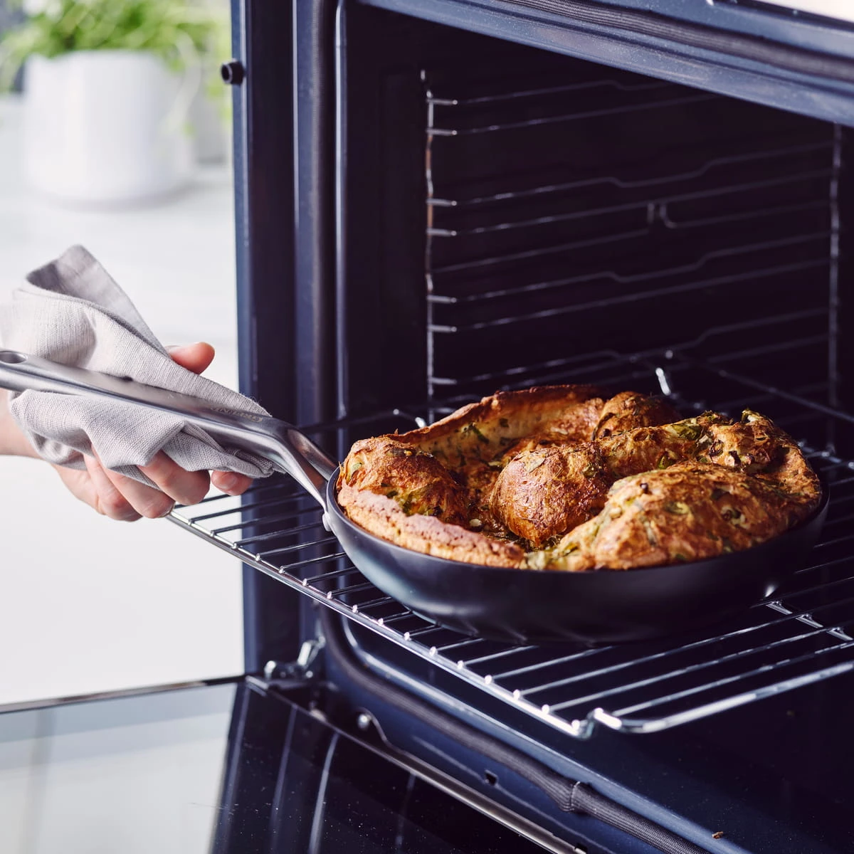 Omega<br> 3pc Cookware Sets, Black - 20, 24 & 28cm 14 Omega<br> 3pc Cookware Sets, Black - 20, 24 & 28cm - Image 12