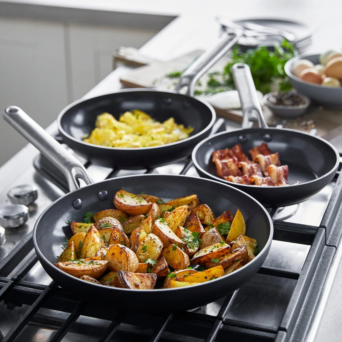 Omega<br> 3pc Cookware Sets, Black - 20, 24 & 28cm 6 Omega<br> 3pc Cookware Sets, Black - 20, 24 & 28cm - Image 4
