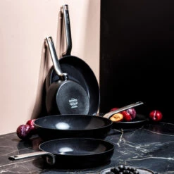 Evolution<br> Frying Pan, Black - 24cm -Greenpan Shop CC006595 001 Evolution Frying Pan Black 24cm 7