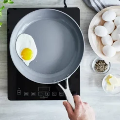 GreenPan Valencia Pro 10" Frypan Black -Greenpan Shop GUEST f7acfac8 1f5a 43b9 b97b f6bfa165cef6